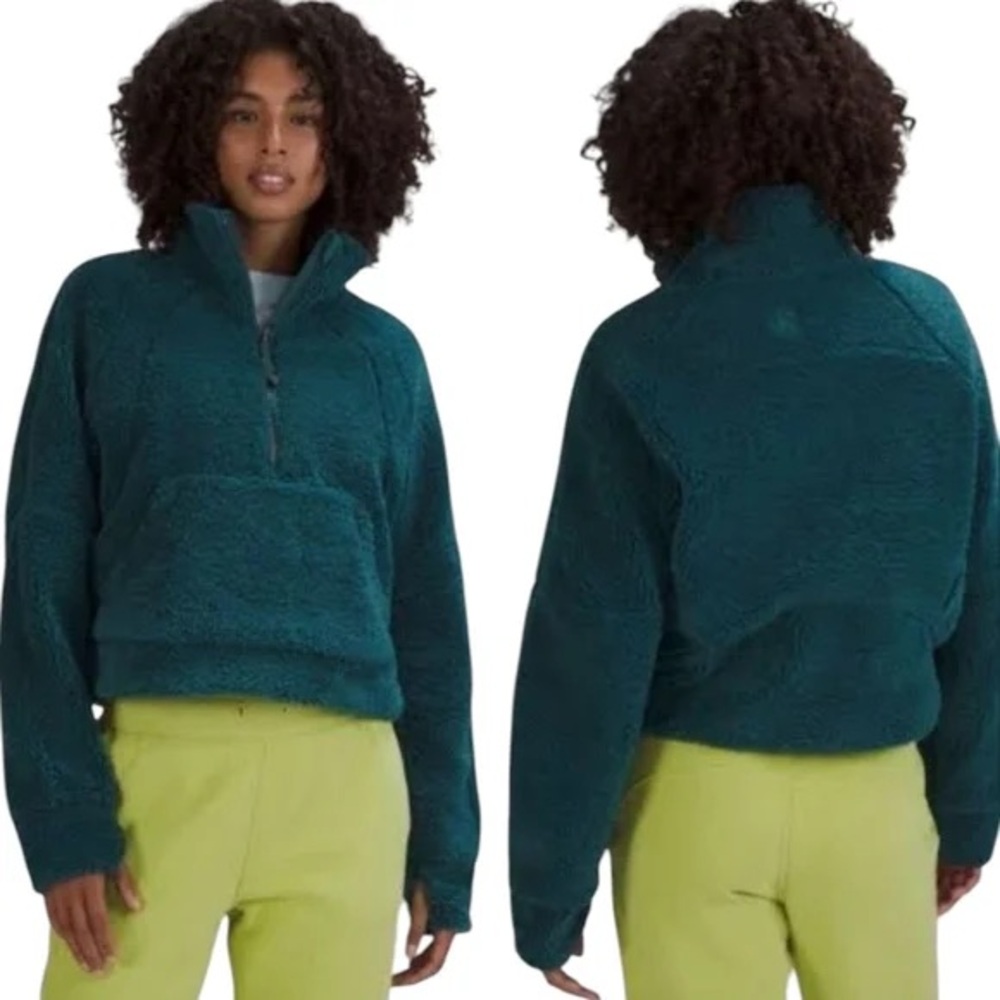 Lululemon Scuba Oversized Cropped Fleece Funnel Neck in Green Jasper